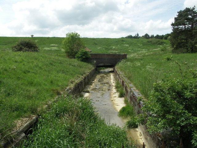 The dam at Thorpe Malsor Reservoir